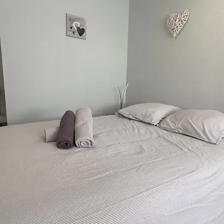 Le Vignoble Apartment *