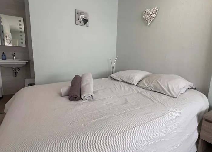 Le Vignoble Apartment *